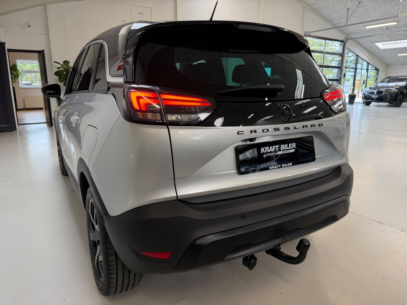 Sølv Opel Crossland fra 2024