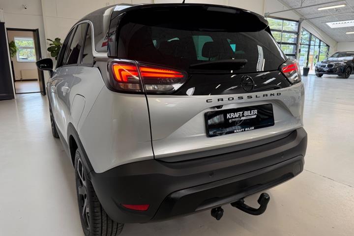 Sølv Opel Crossland fra 2024