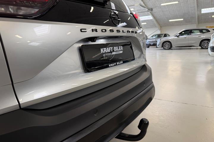 Sølv Opel Crossland fra 2024