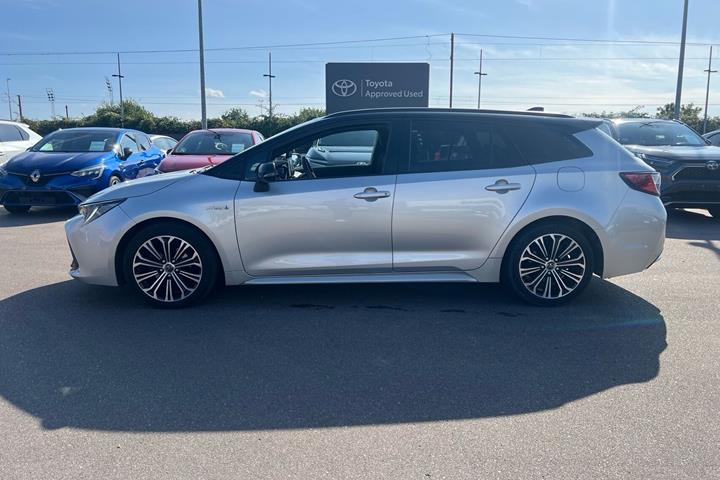 Sølv Toyota Corolla fra 2019
