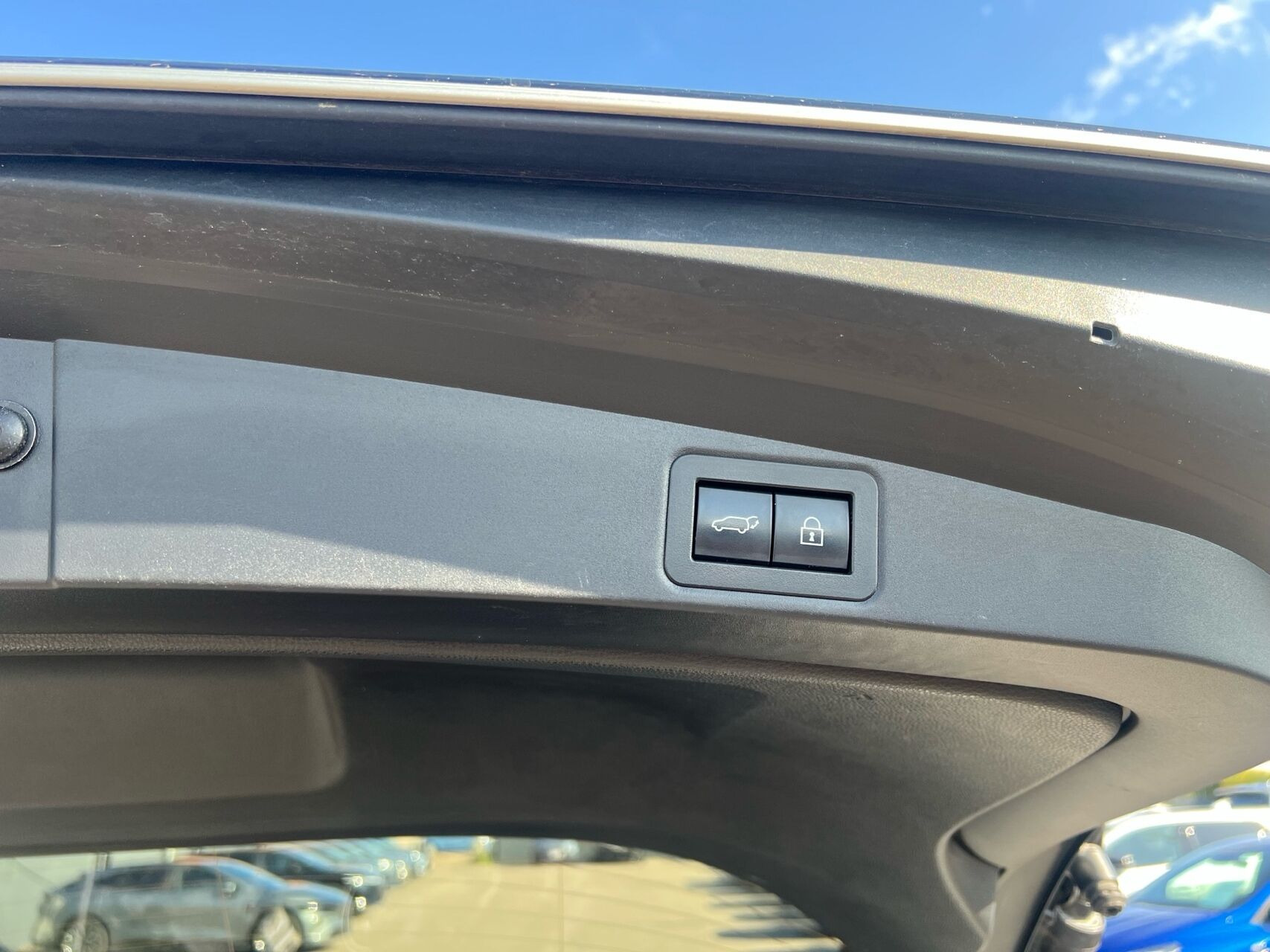 Sølv Toyota Corolla fra 2019