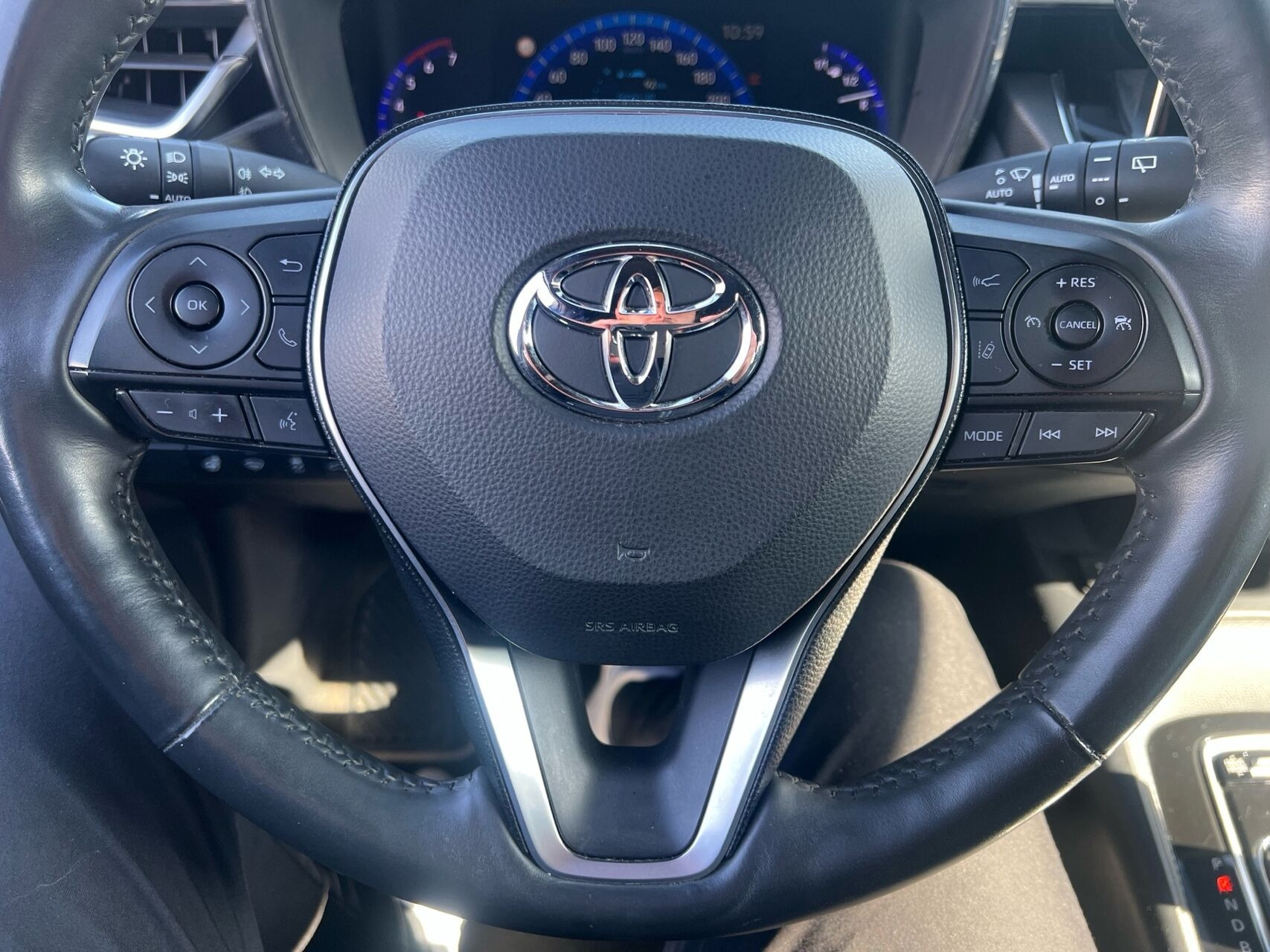 Sølv Toyota Corolla fra 2019