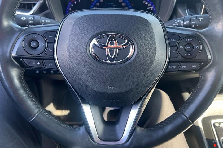 Sølv Toyota Corolla fra 2019