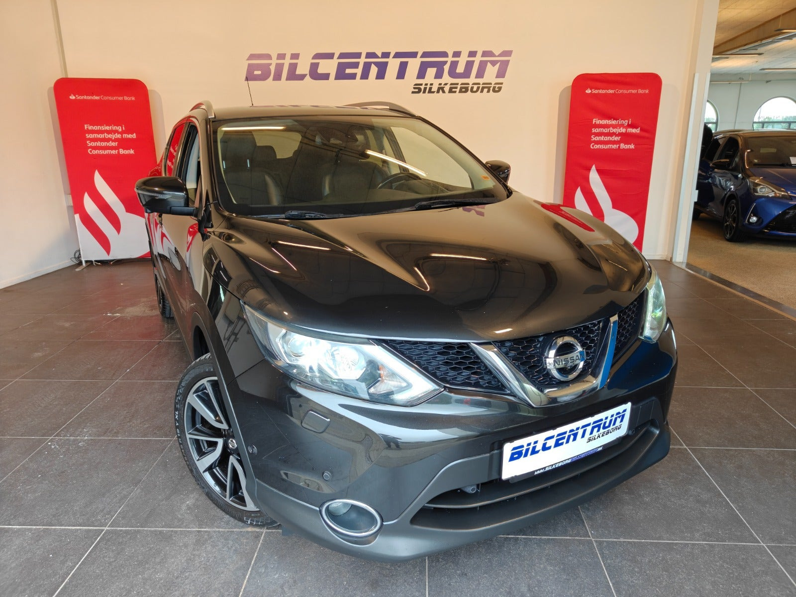 Sort Nissan Qashqai fra 2017