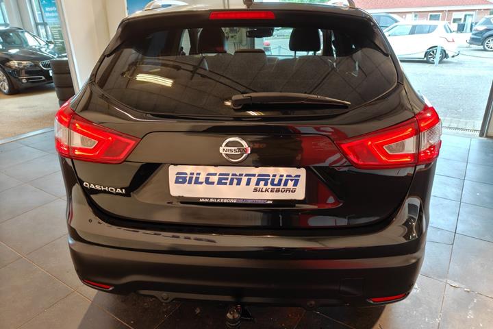 Sort Nissan Qashqai fra 2017