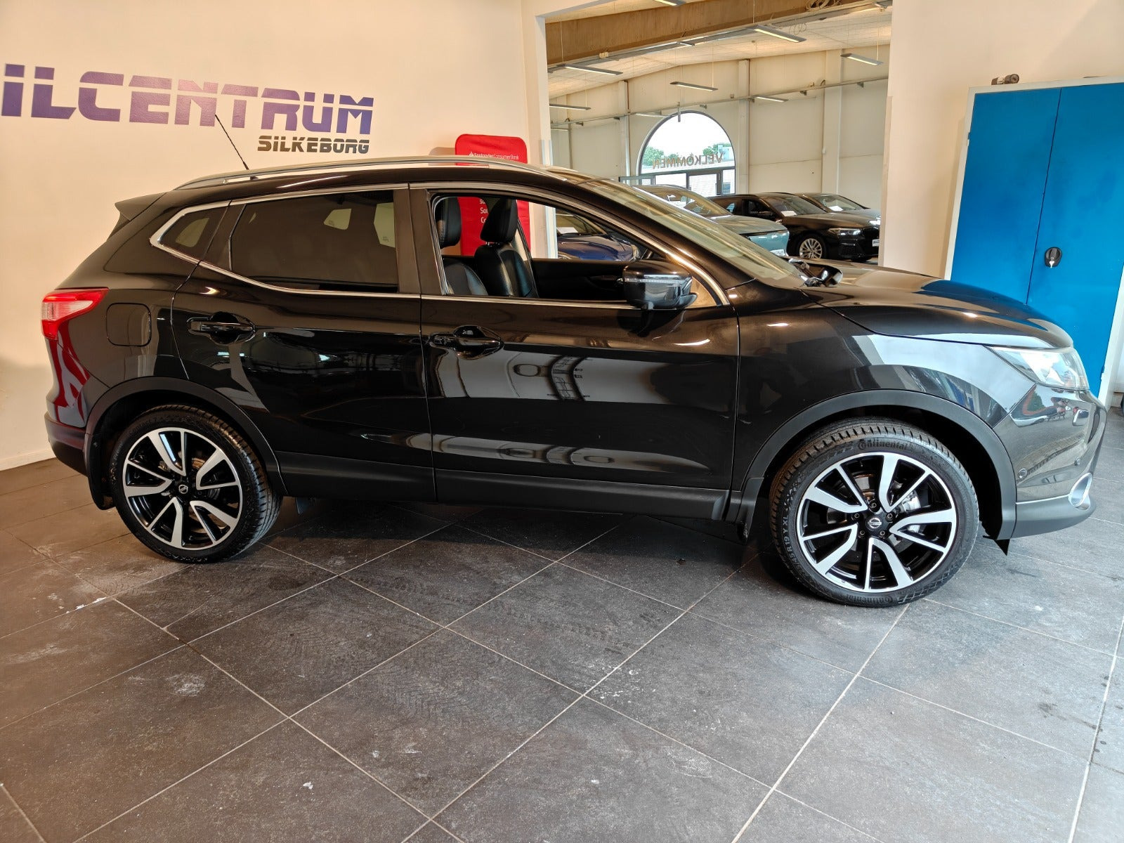Sort Nissan Qashqai fra 2017