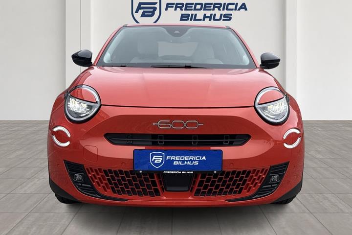 Orange Fiat 600e fra 2025