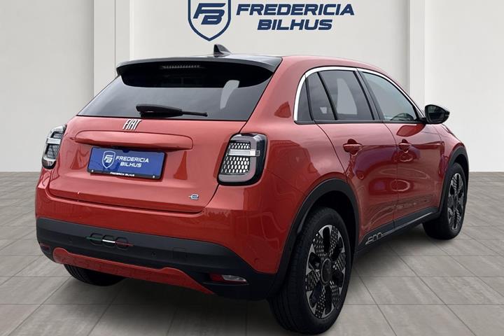 Orange Fiat 600e fra 2025