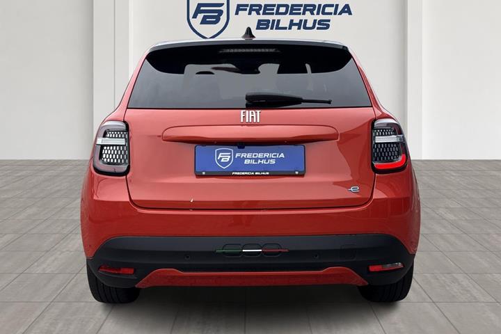 Orange Fiat 600e fra 2025