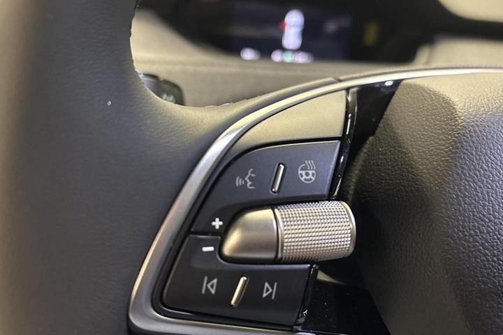 Grå Skoda Enyaq fra 2026
