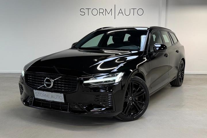 Sort Volvo V60 fra 2022 set udefra