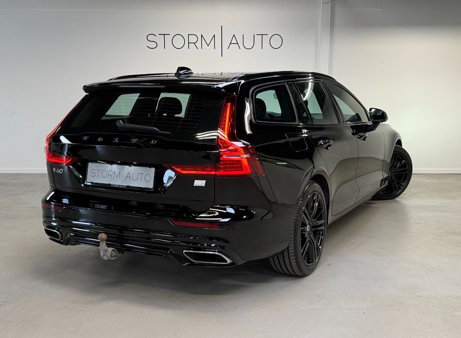 Sort Volvo V60 fra 2022