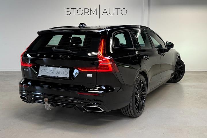 Sort Volvo V60 fra 2022