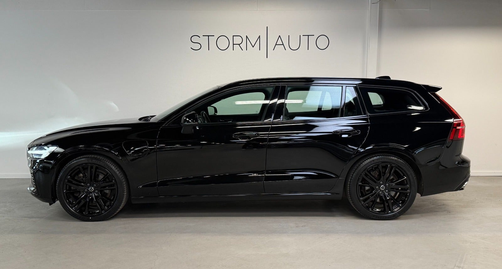 Sort Volvo V60 fra 2022