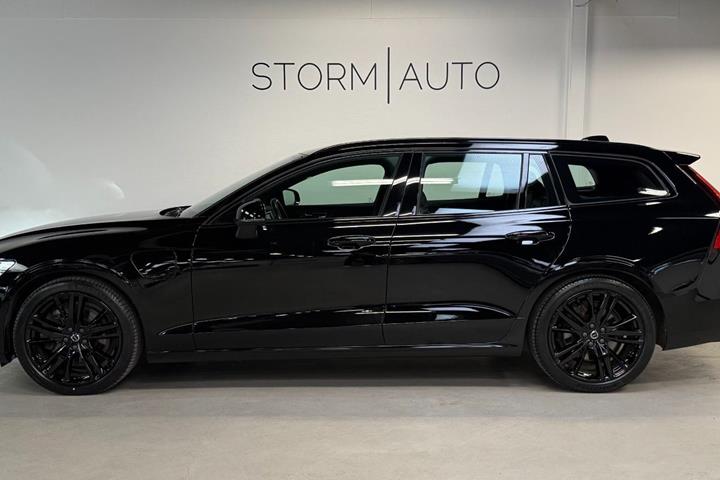 Sort Volvo V60 fra 2022