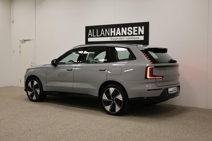 Grå Volvo EX90 fra 2025