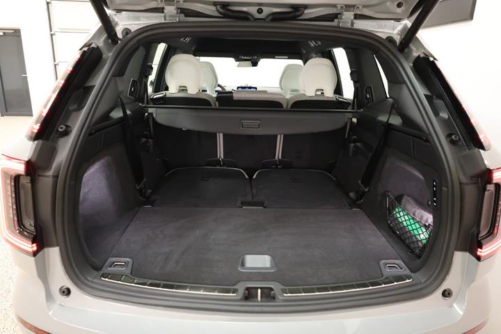 Grå Volvo EX90 fra 2025
