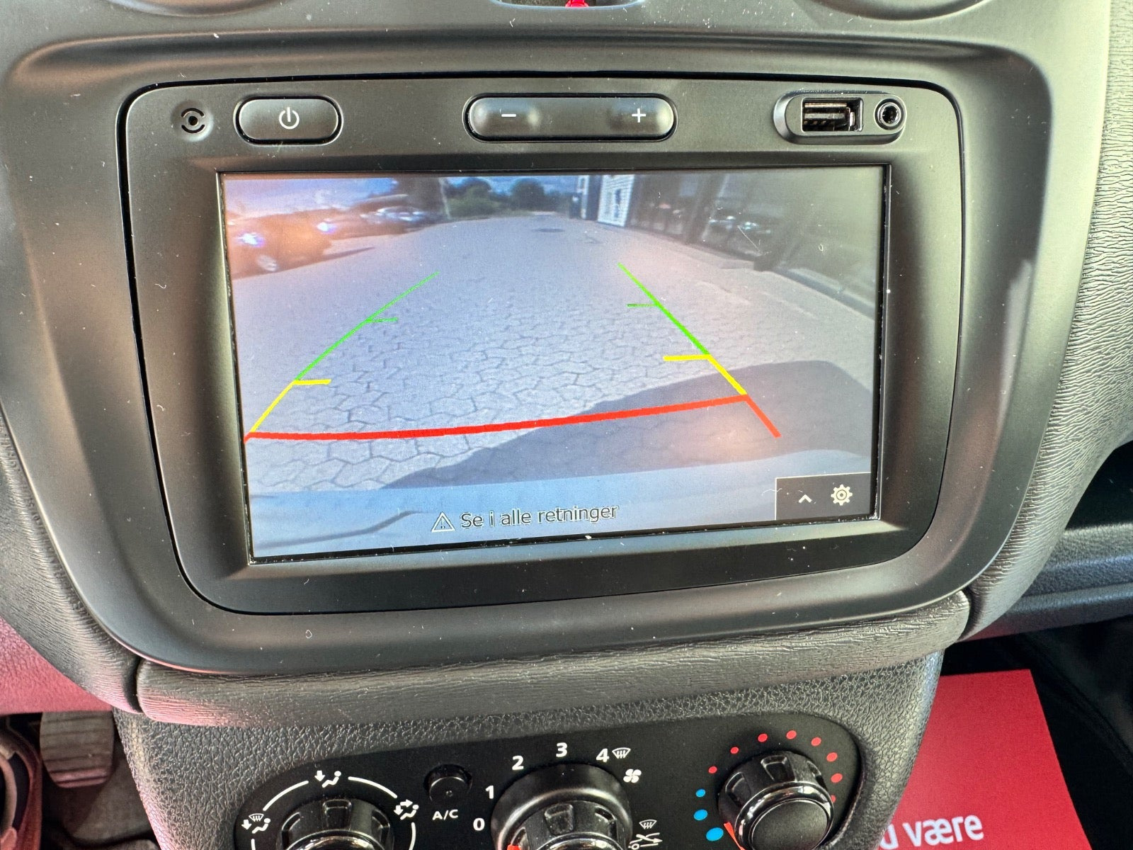 Hvid Dacia Dokker fra 2019