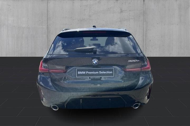 Sort BMW 320e fra 2023