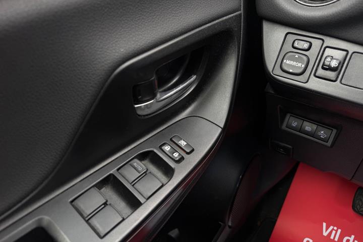 Rød Toyota Yaris fra 2019