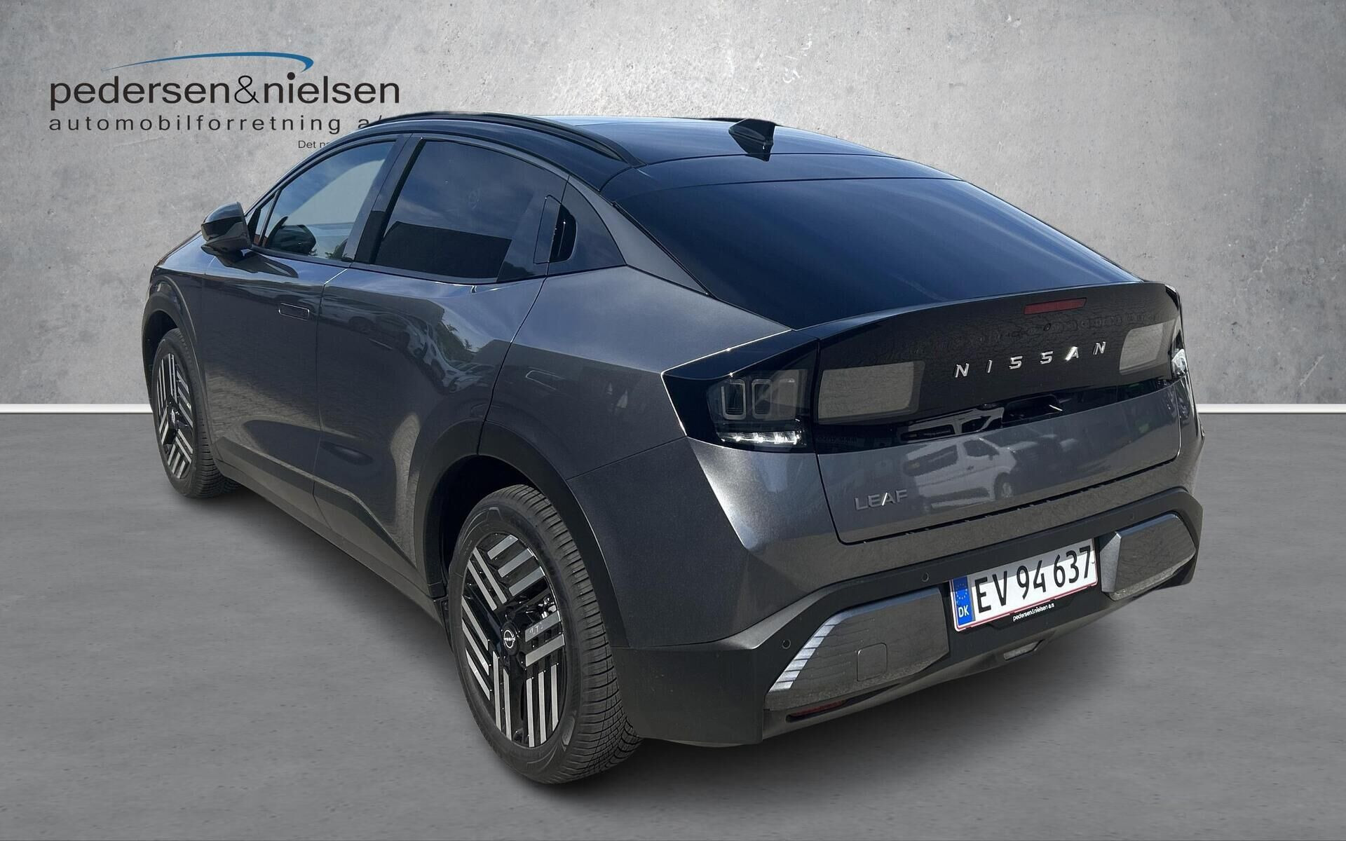 Sort Nissan Leaf fra 2026