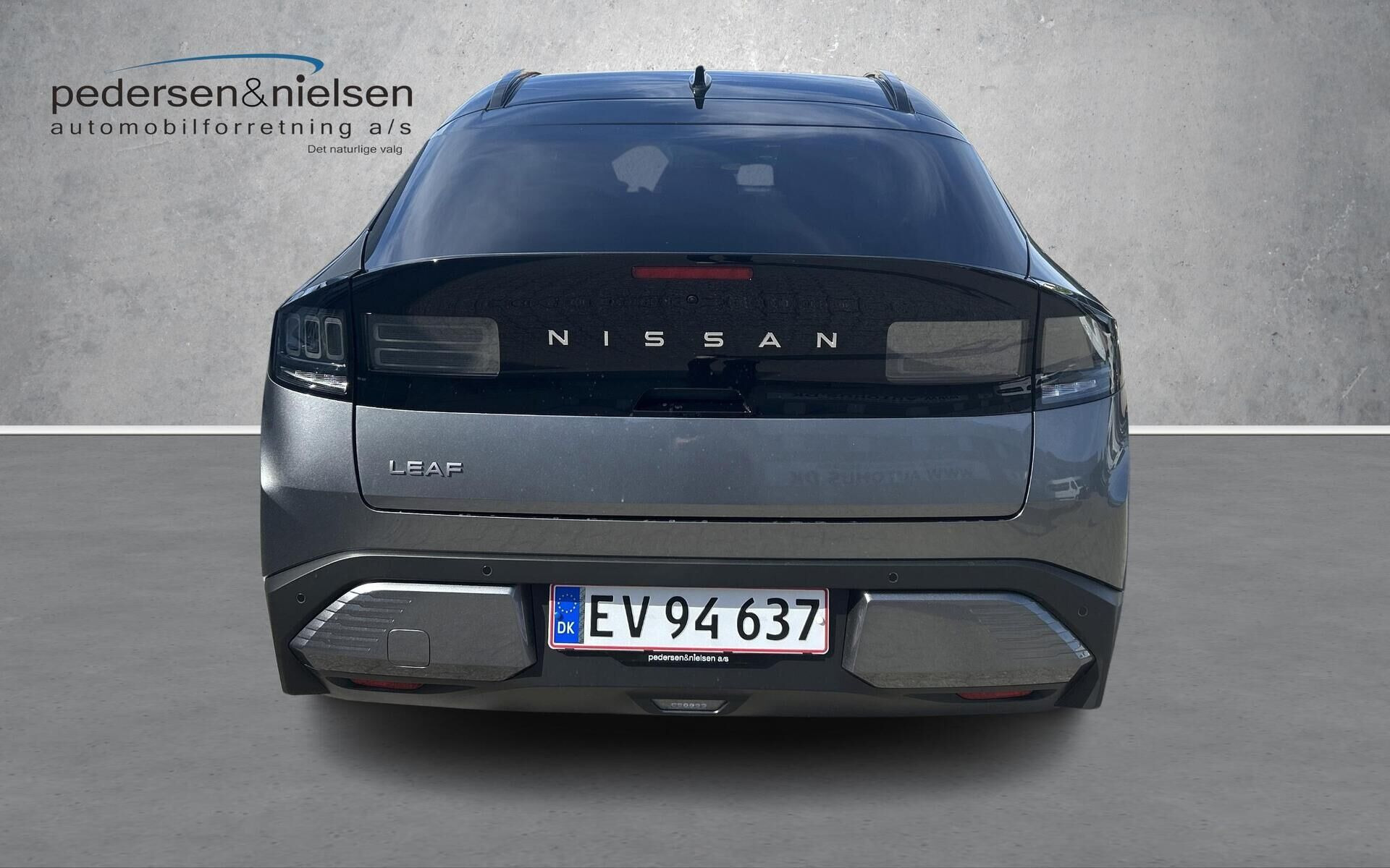 Sort Nissan Leaf fra 2026