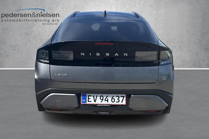 Sort Nissan Leaf fra 2026