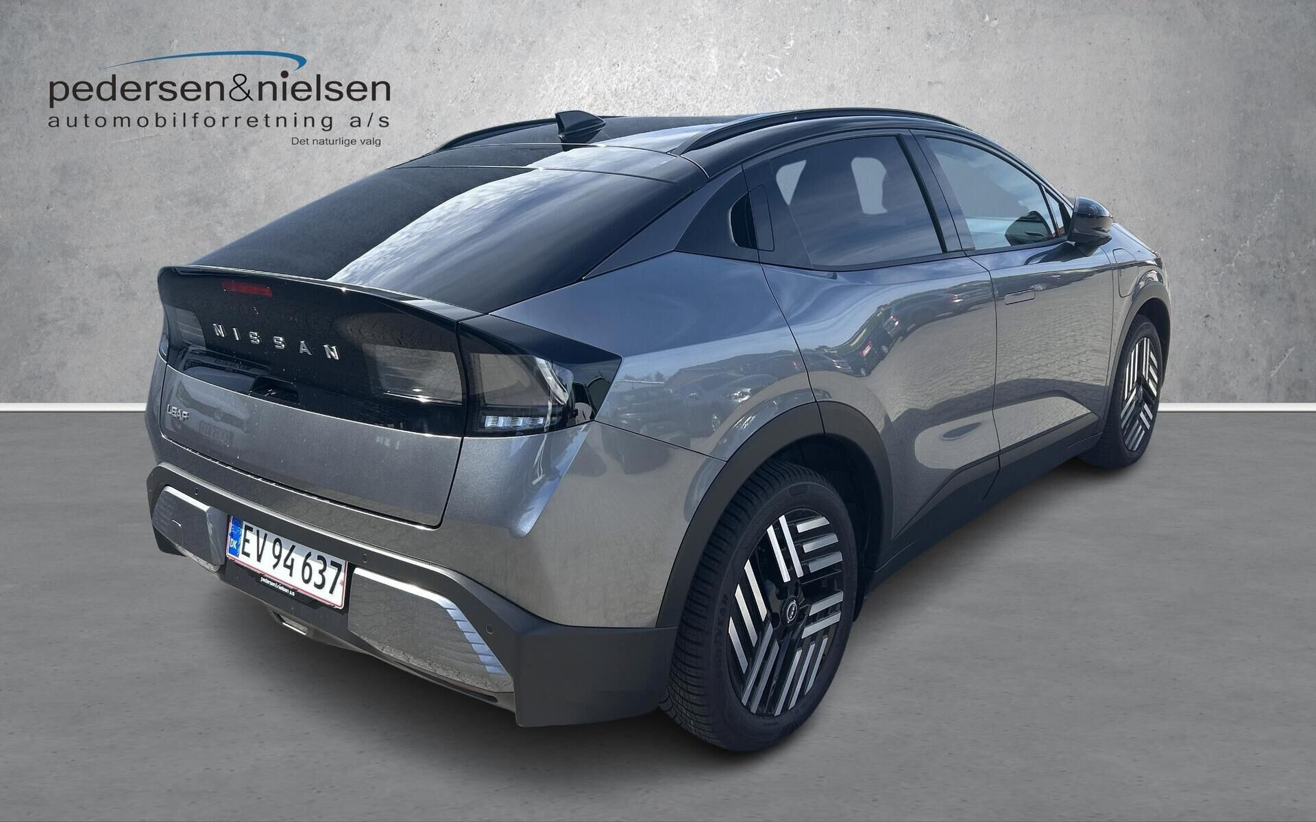 Sort Nissan Leaf fra 2026