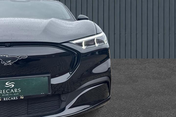 Sort Ford Mustang Mach-E fra 2023