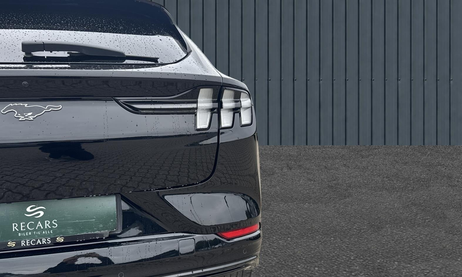 Sort Ford Mustang Mach-E fra 2023