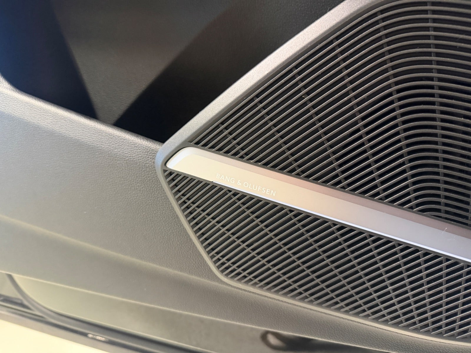Rød Audi SQ5 fra 2019