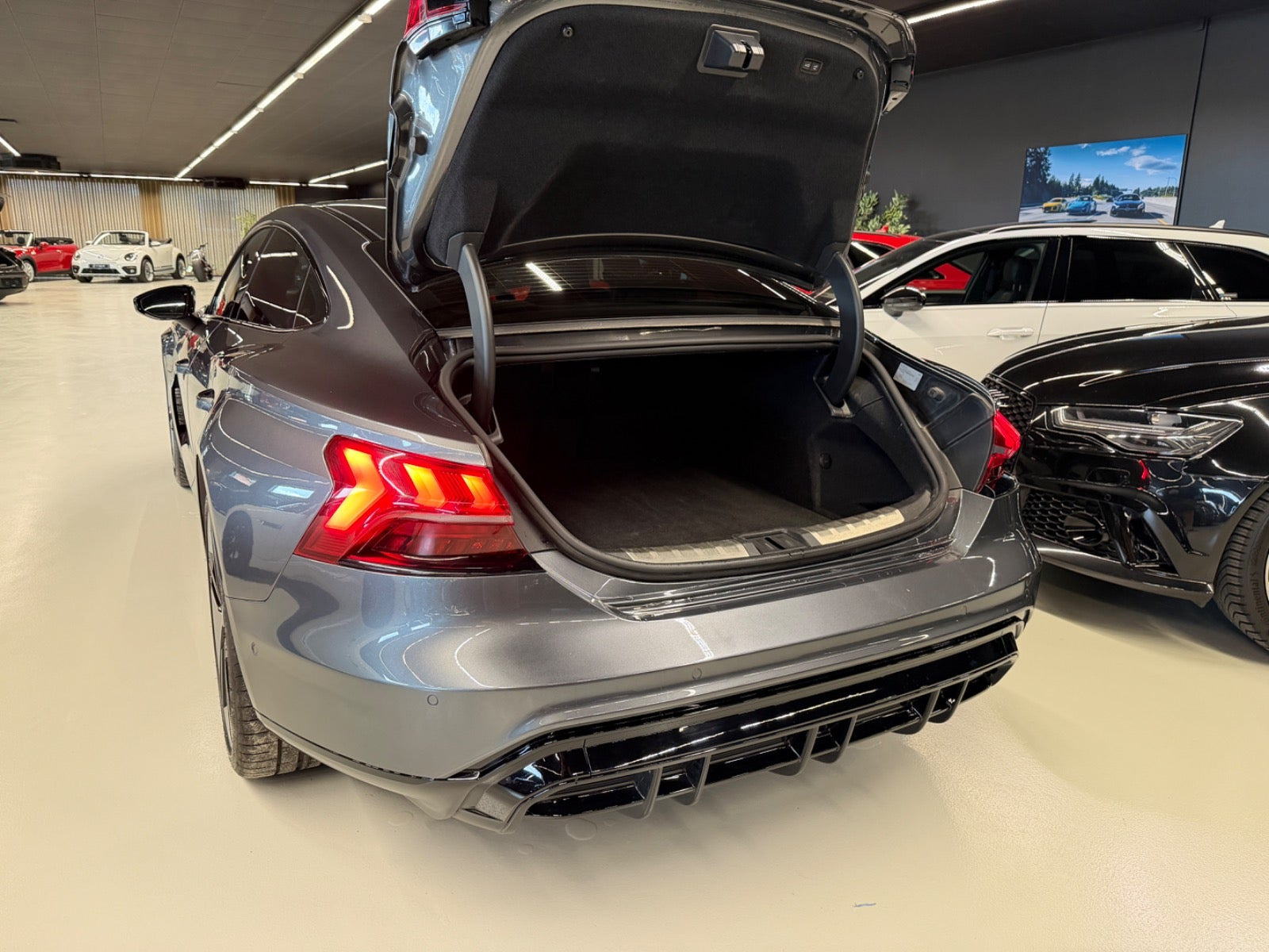 Grå Audi e-tron GT fra 2022