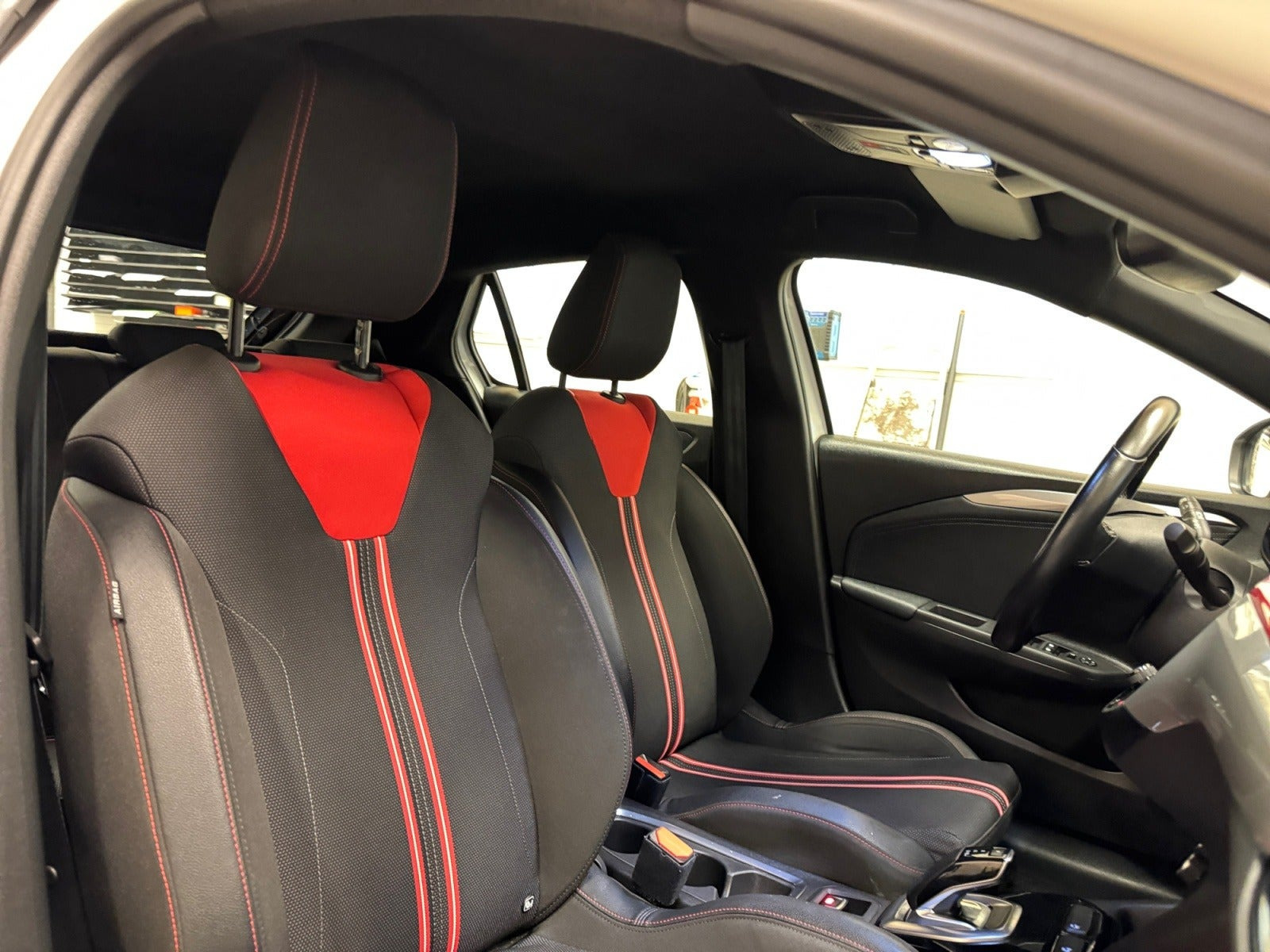 Hvid Opel Corsa-e fra 2021