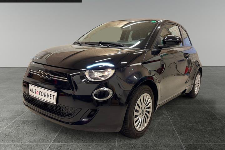 Sort Fiat 500e fra 2022 set udefra