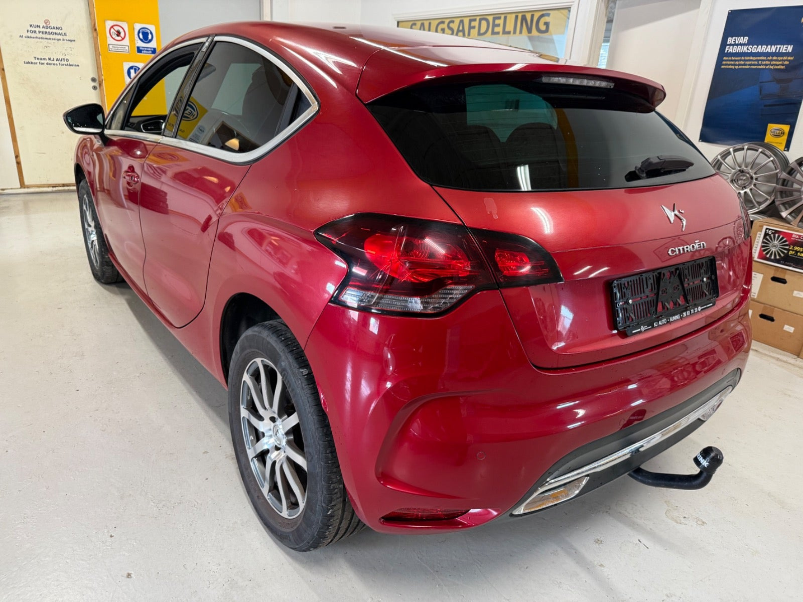 Rød Citroën DS4 fra 2012