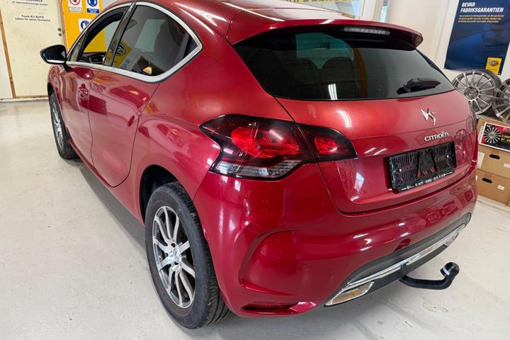 Rød Citroën DS4 fra 2012