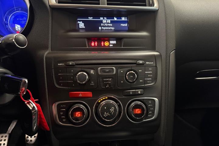 Rød Citroën DS4 fra 2012