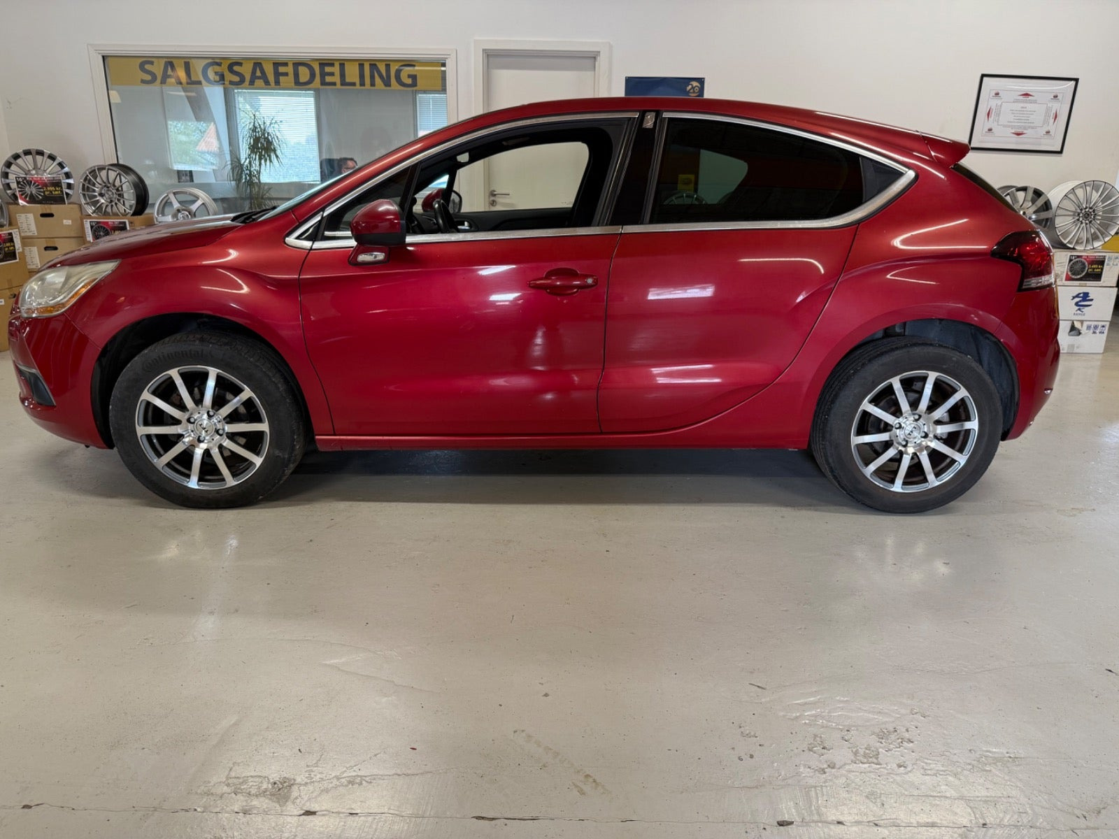 Rød Citroën DS4 fra 2012