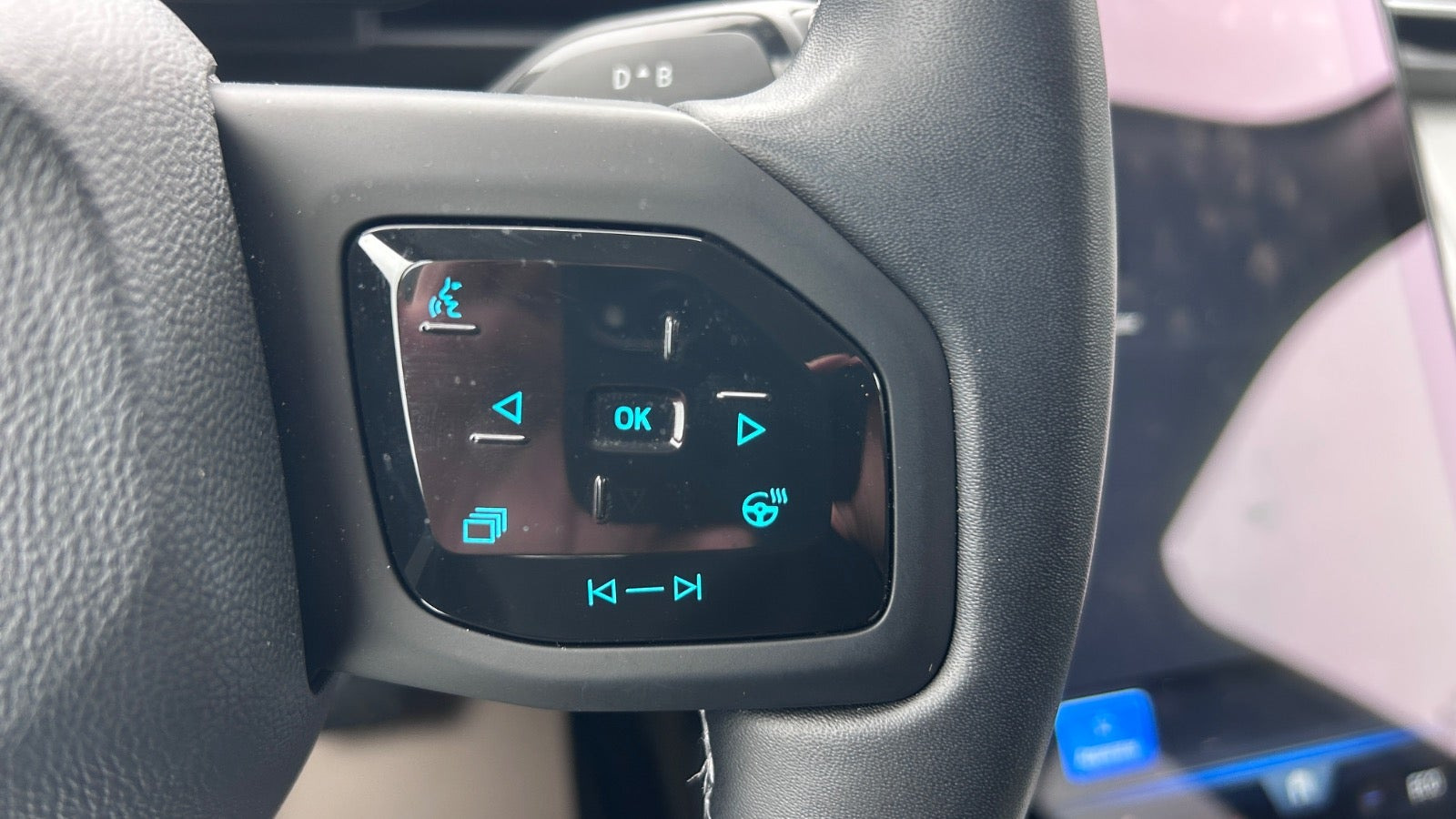 Grå Ford Explorer fra 2025