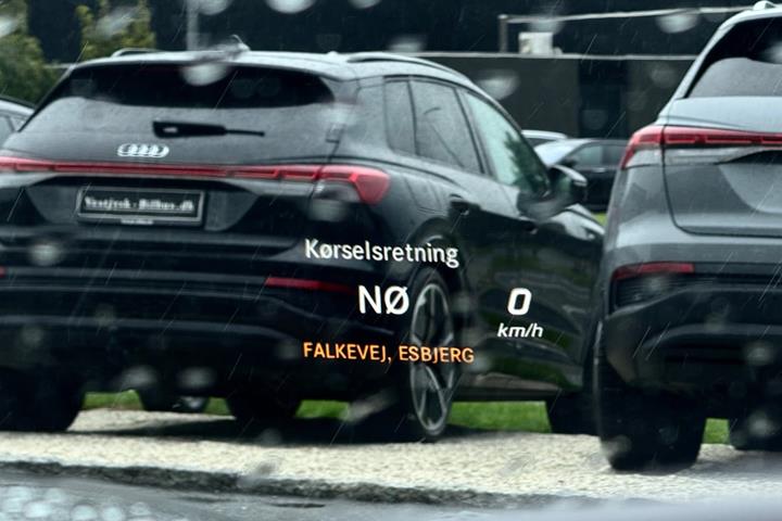 Grå Mercedes C63 fra 2015