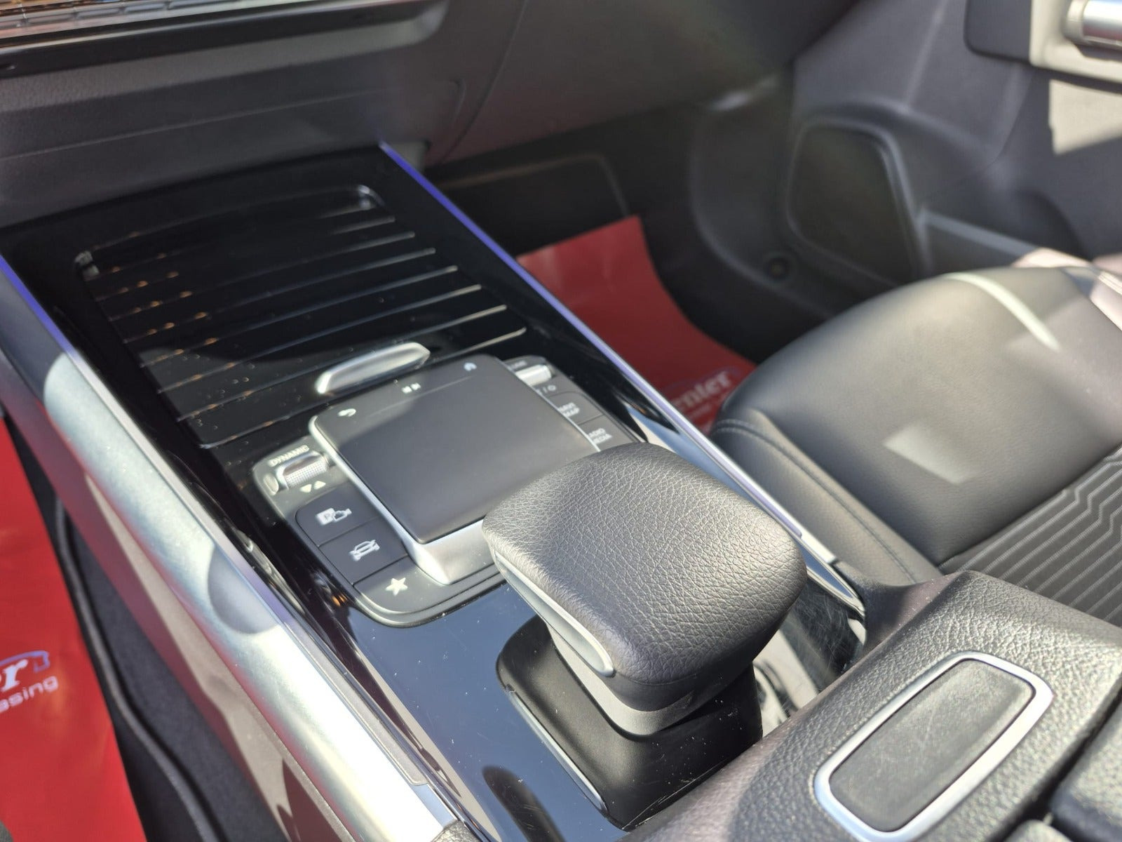 Hvid Mercedes GLA250 e fra 2022