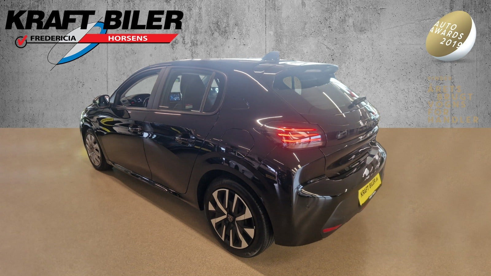 Sort Peugeot 208 fra 2024