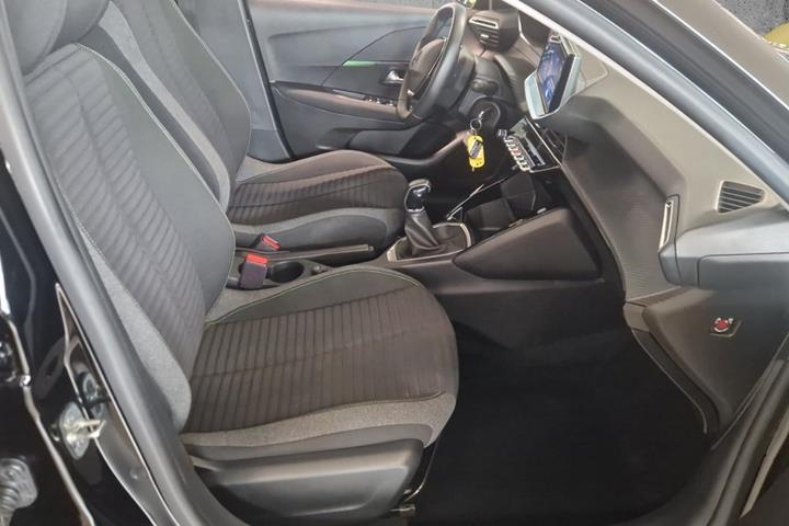 Sort Peugeot 208 fra 2024