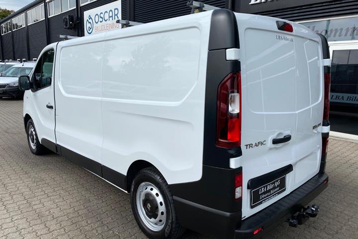 Hvid Renault Trafic T29 fra 2020