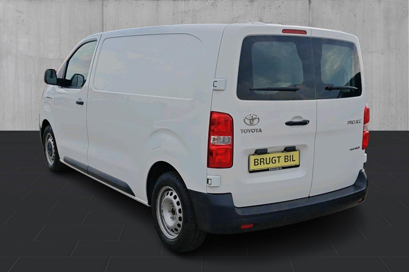 Hvid Toyota ProAce fra 2022