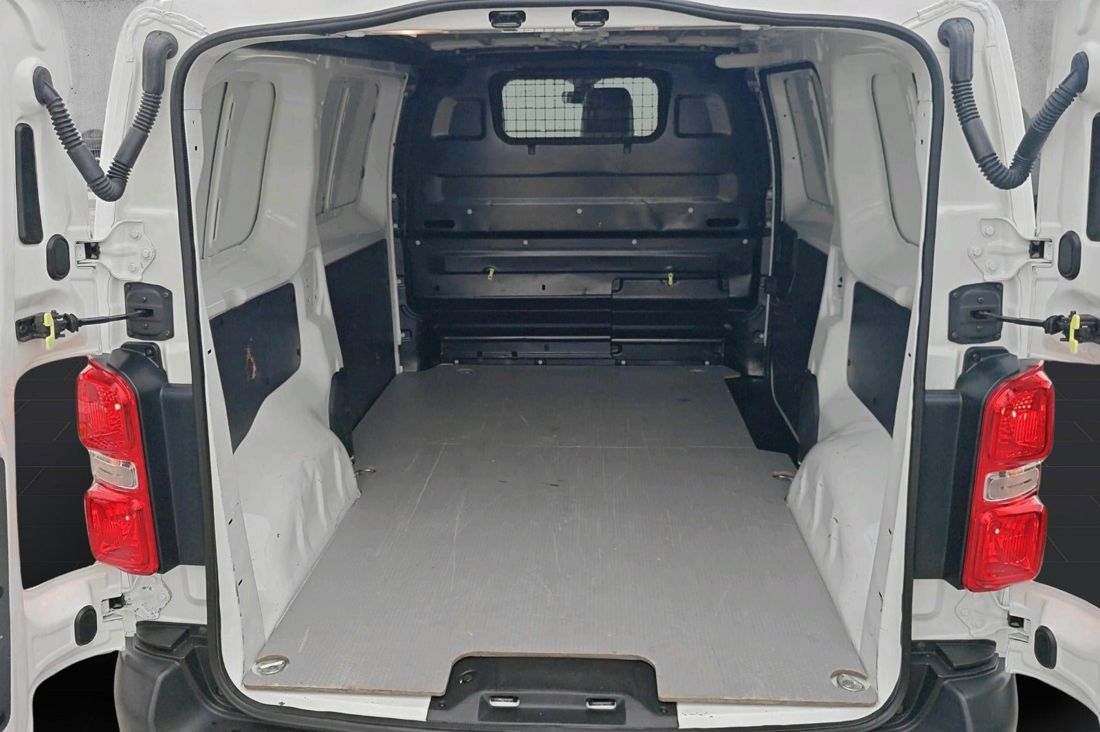 Hvid Toyota ProAce fra 2022