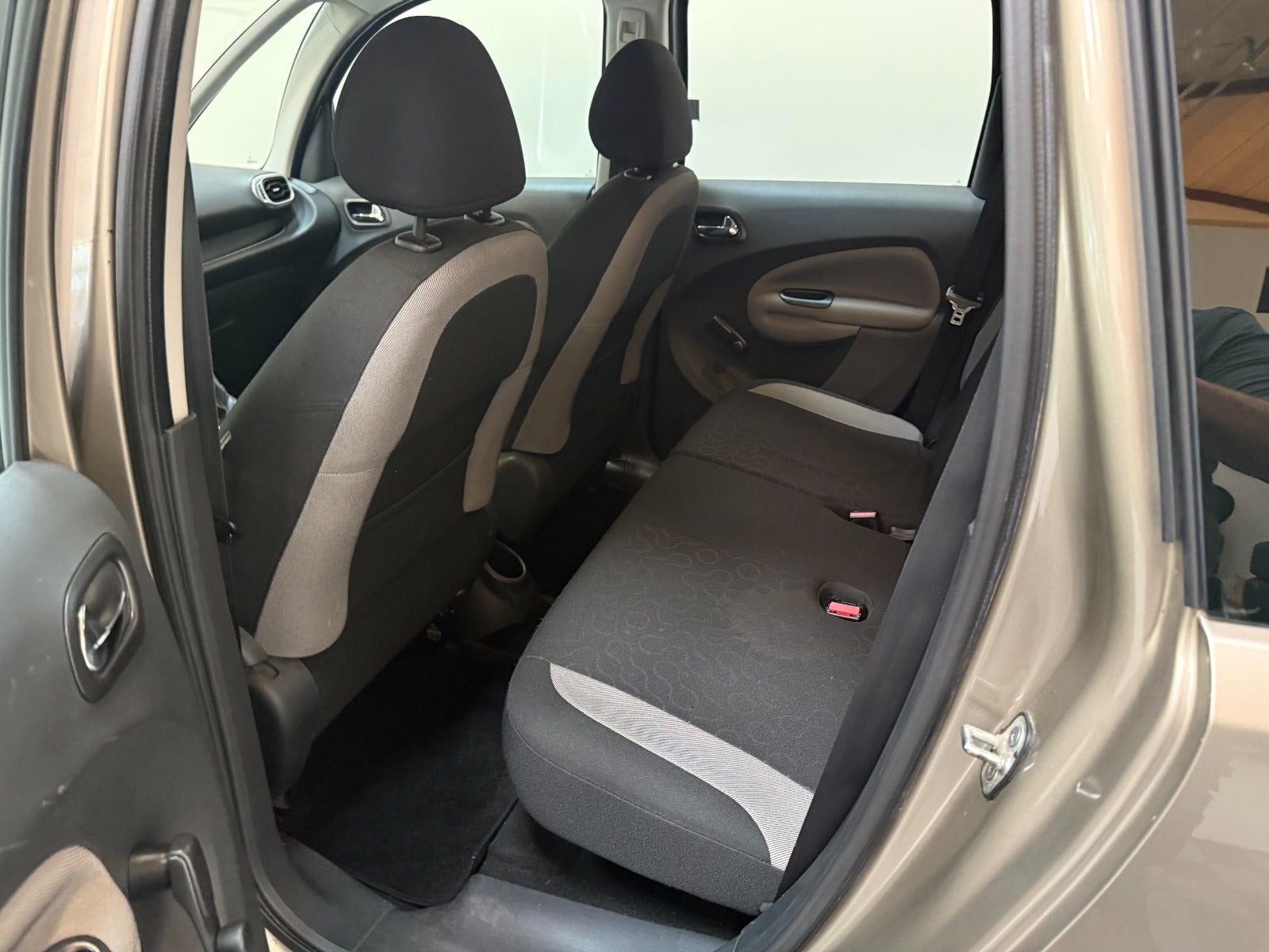 Orange Citroën C3 Picasso fra 2010