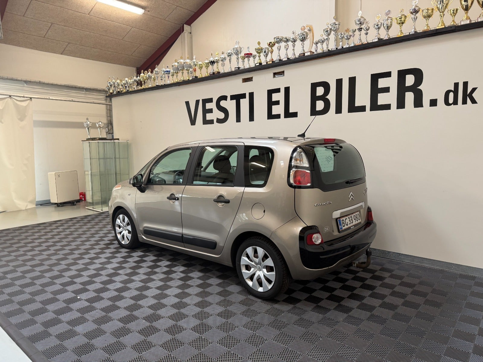 Orange Citroën C3 Picasso fra 2010