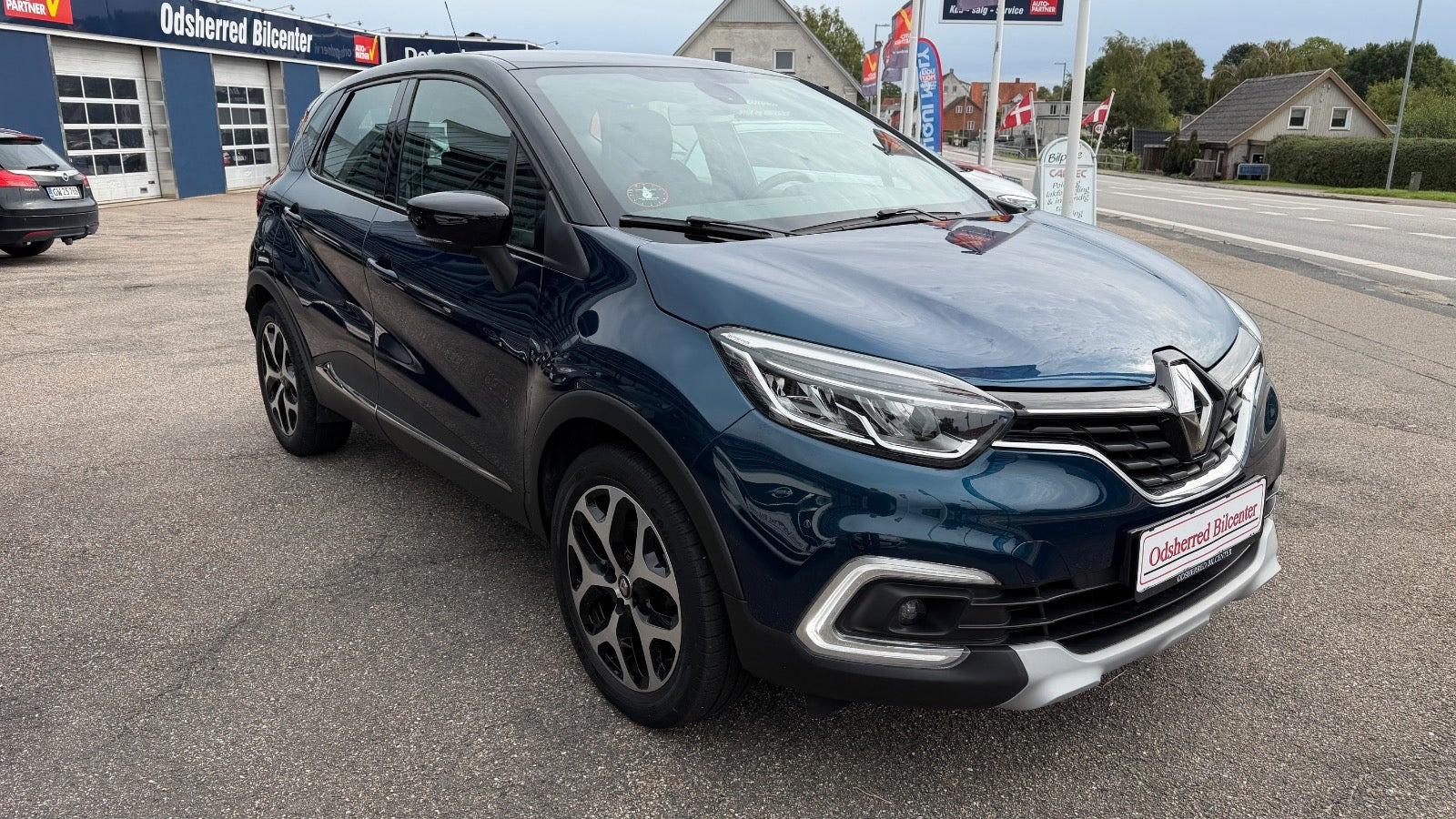Blå Renault Captur fra 2018