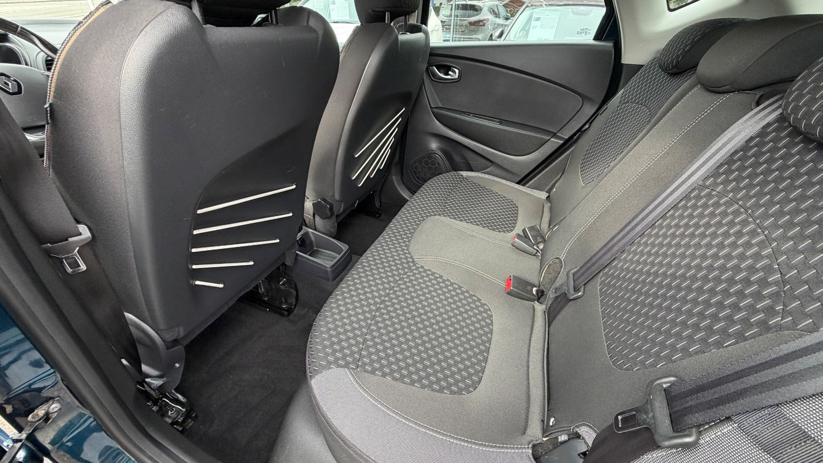 Blå Renault Captur fra 2018